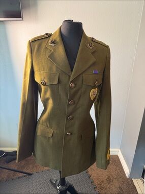 Women's Olive Green Military-Inspired Tailored Jacket